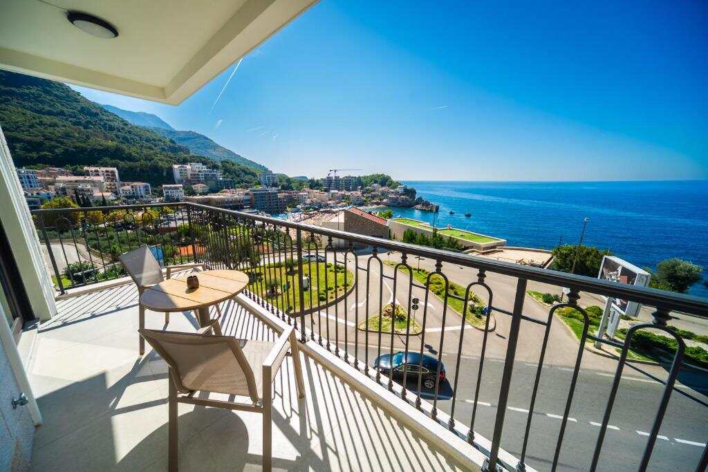 Balcony with sea and mountain views