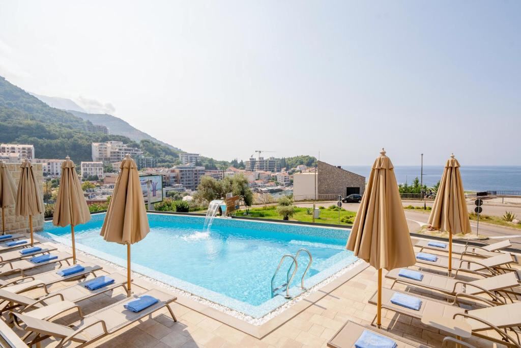 Outdoor swimming pool and sun deck