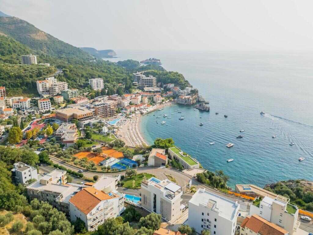 The coast around Pržno and Sveti Stefan